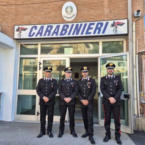 L'immagine attuale non ha un testo alternativo. Il nome del file è: carabinieri-2.jpg