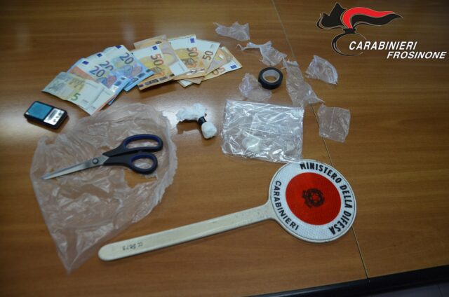 L'immagine attuale non ha un testo alternativo. Il nome del file è: carabinieri.jpg