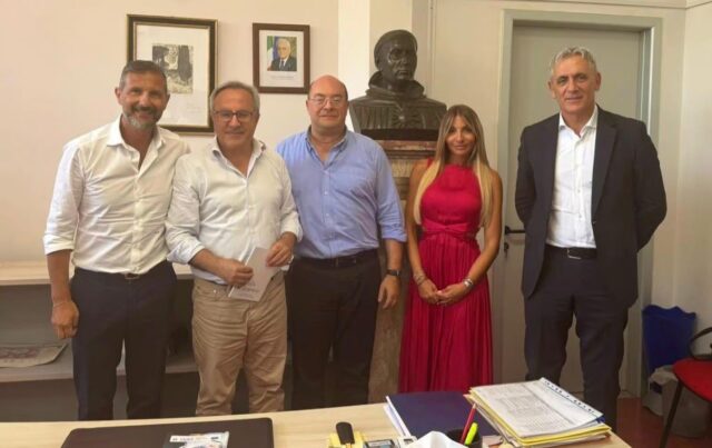 L'immagine attuale non ha un testo alternativo. Il nome del file รจ: scuole.jpg