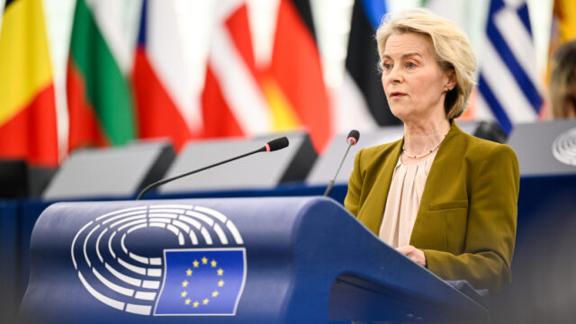 L'immagine attuale non ha un testo alternativo. Il nome del file รจ: ursula1.jpg